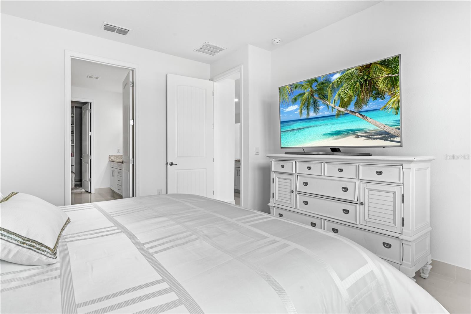 Image 25 of 42 For 17795 Blazing Star Circle