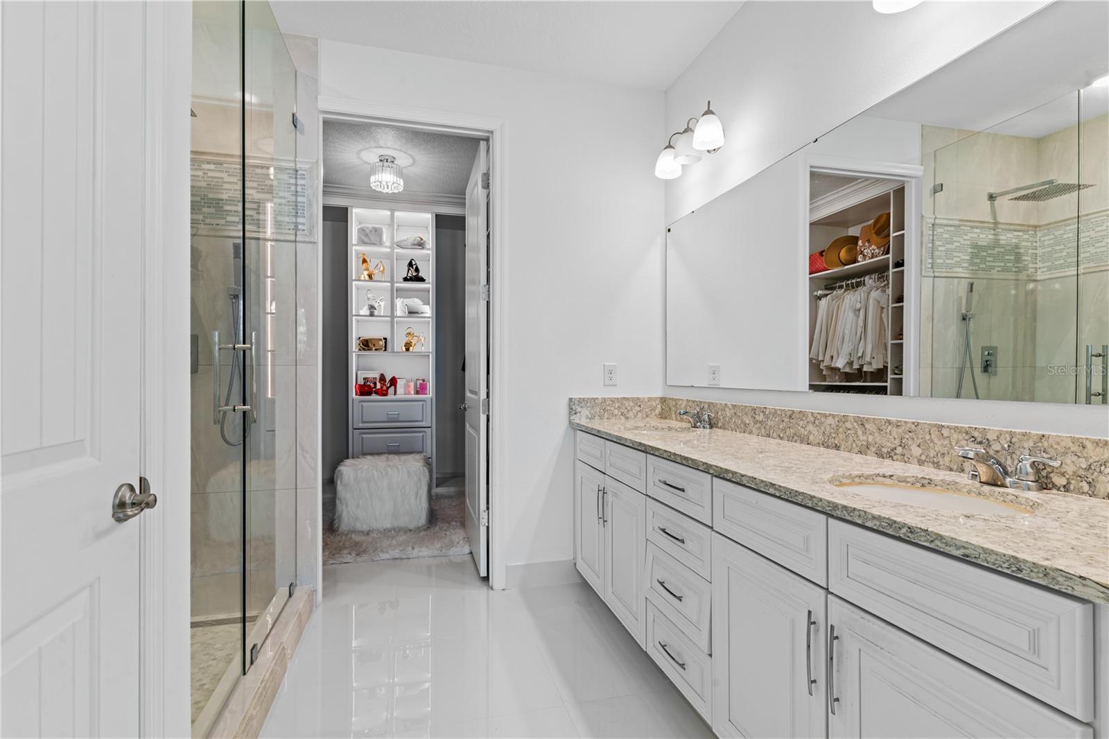 Image 26 of 42 For 17795 Blazing Star Circle