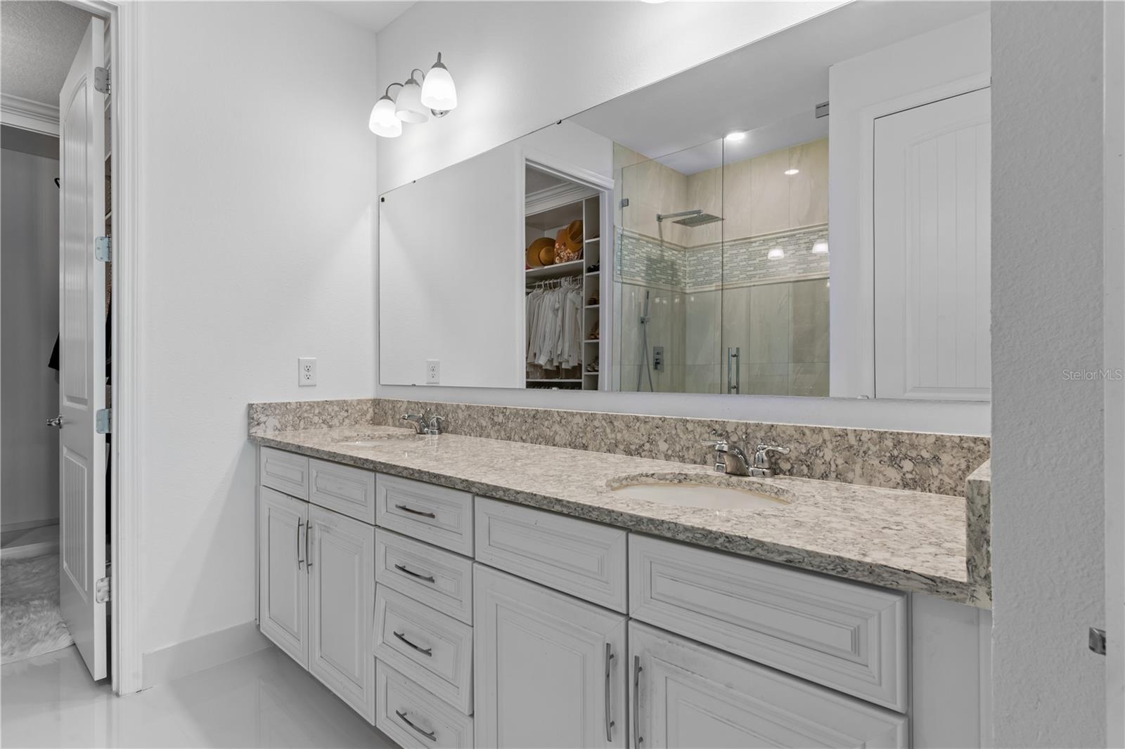 Image 27 of 42 For 17795 Blazing Star Circle