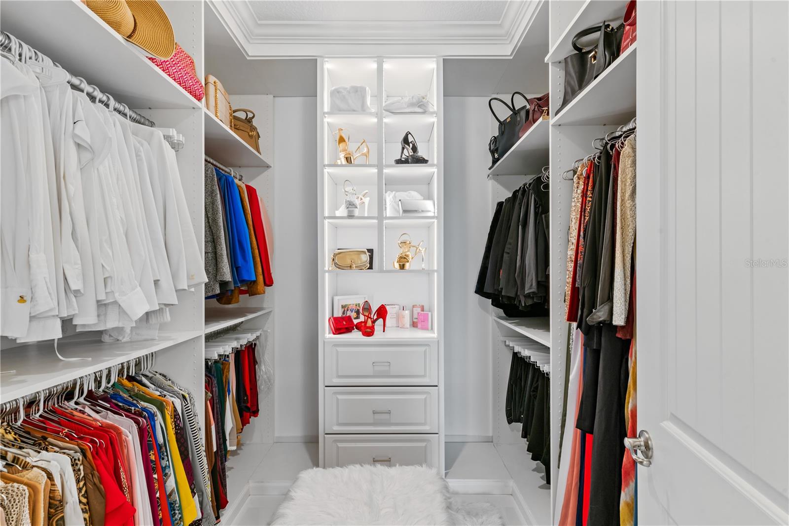 Image 29 of 42 For 17795 Blazing Star Circle