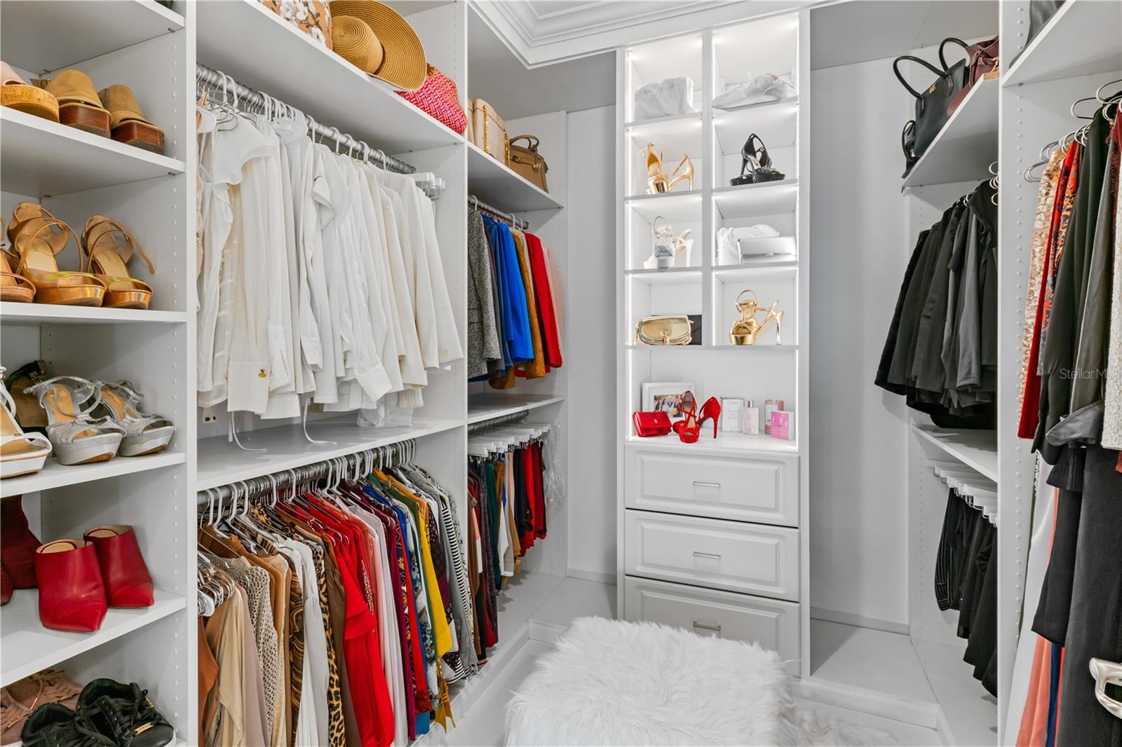 Image 30 of 42 For 17795 Blazing Star Circle