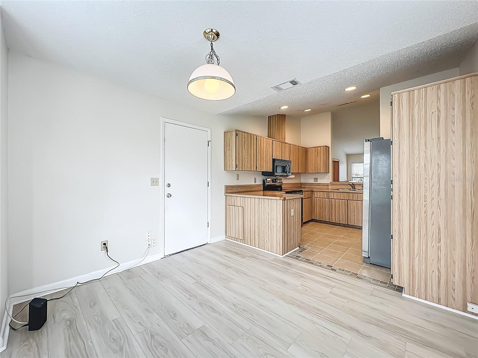 Image 10 of 42 For 5452 Higgins Way