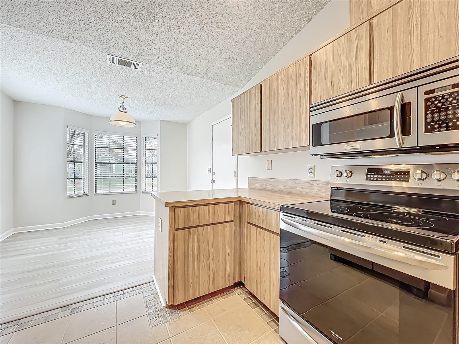 Image 8 of 42 For 5452 Higgins Way