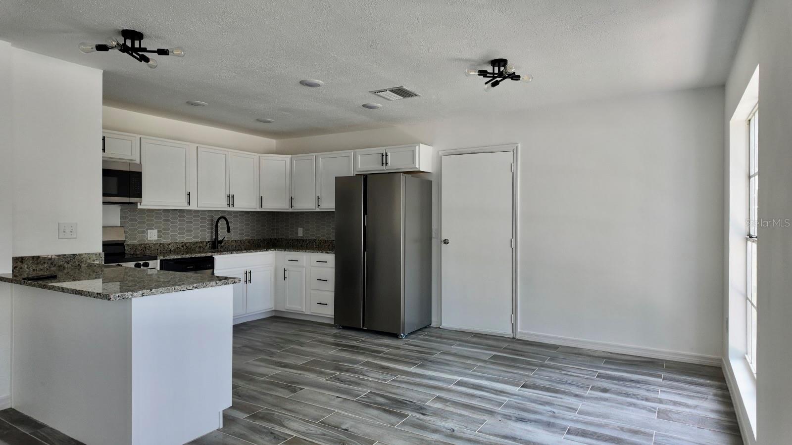 Image 4 of 21 For 4546 Ontario Drive