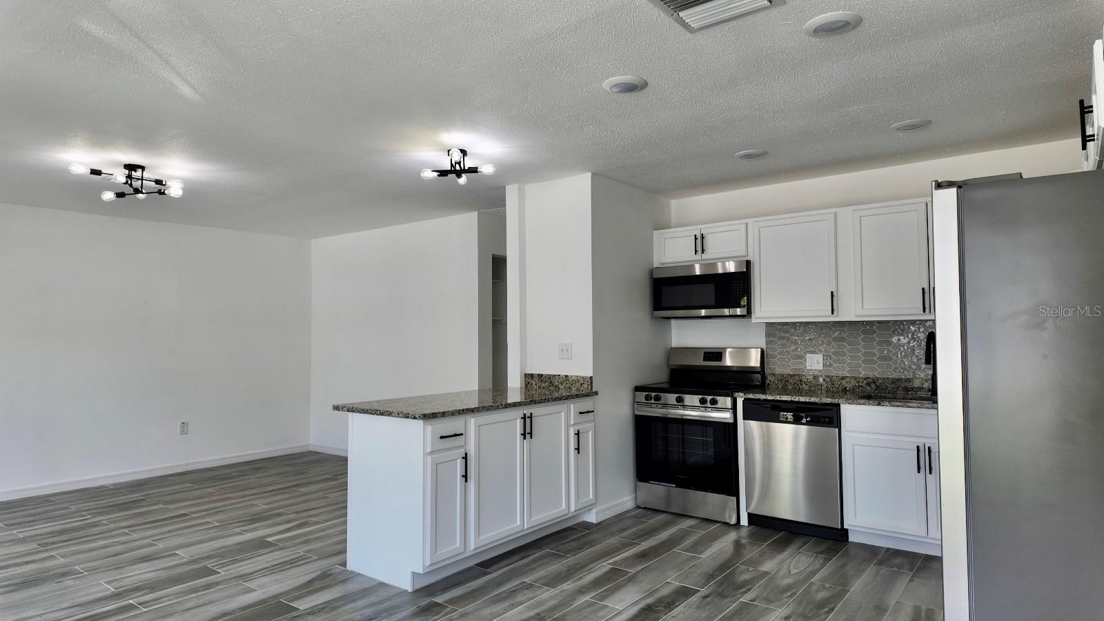 Image 6 of 21 For 4546 Ontario Drive