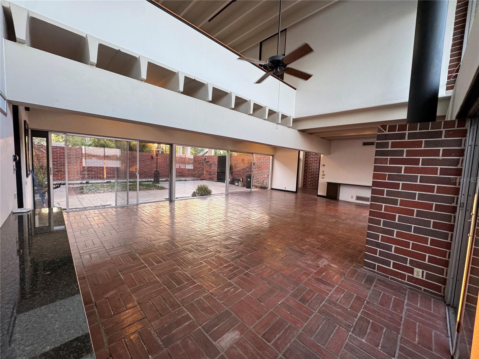 Listing photo id 9 for 550 Lake Otis Drive Se