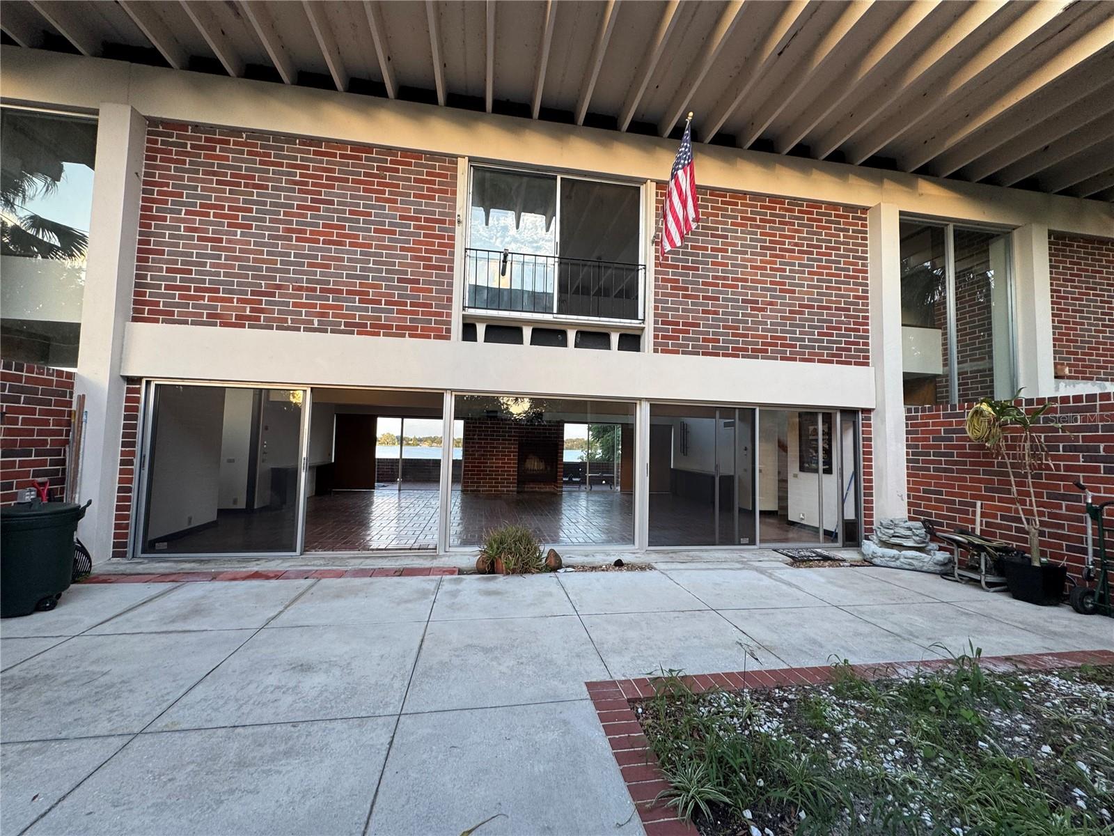 Listing photo id 10 for 550 Lake Otis Drive Se
