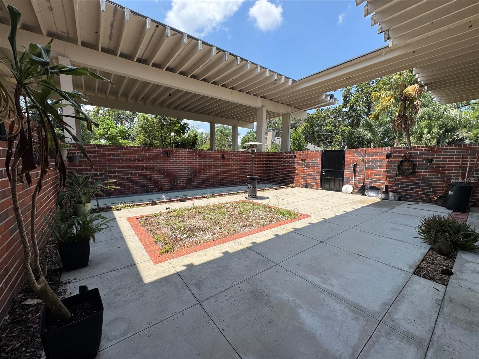 Listing photo id 13 for 550 Lake Otis Drive Se