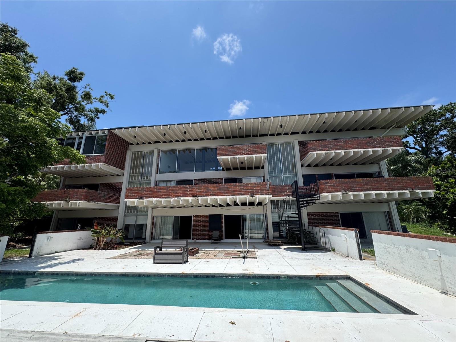 Listing photo id 0 for 550 Lake Otis Drive Se