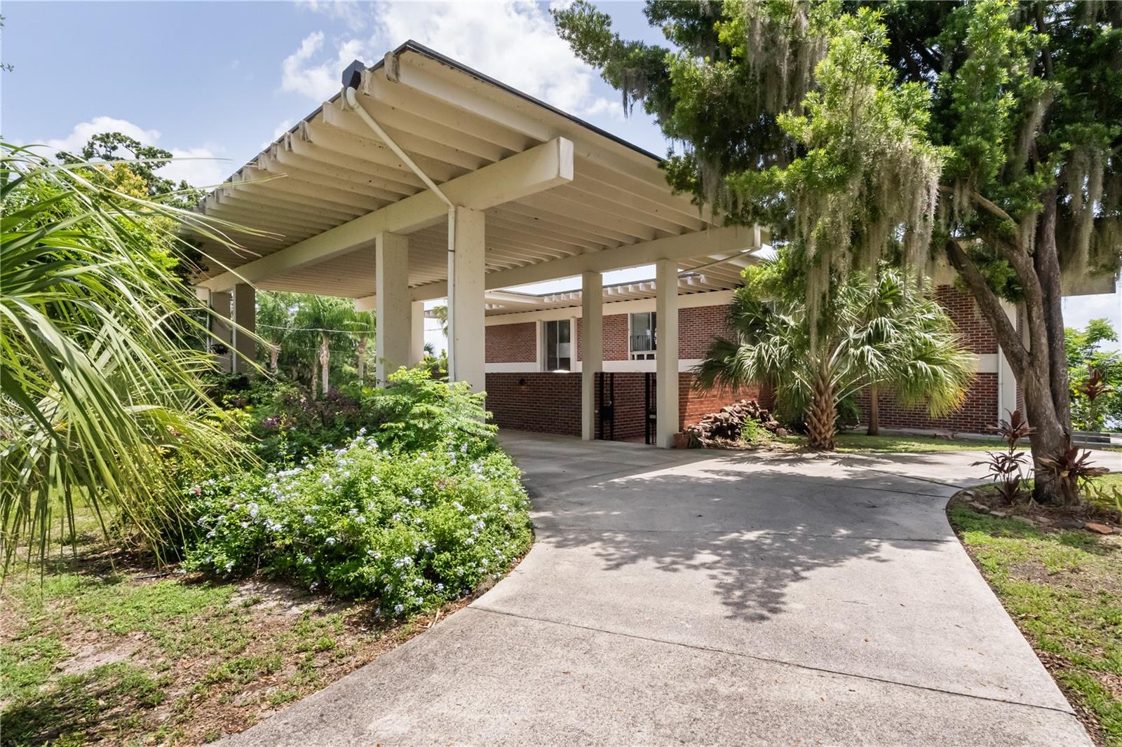 Listing photo id 1 for 550 Lake Otis Drive Se