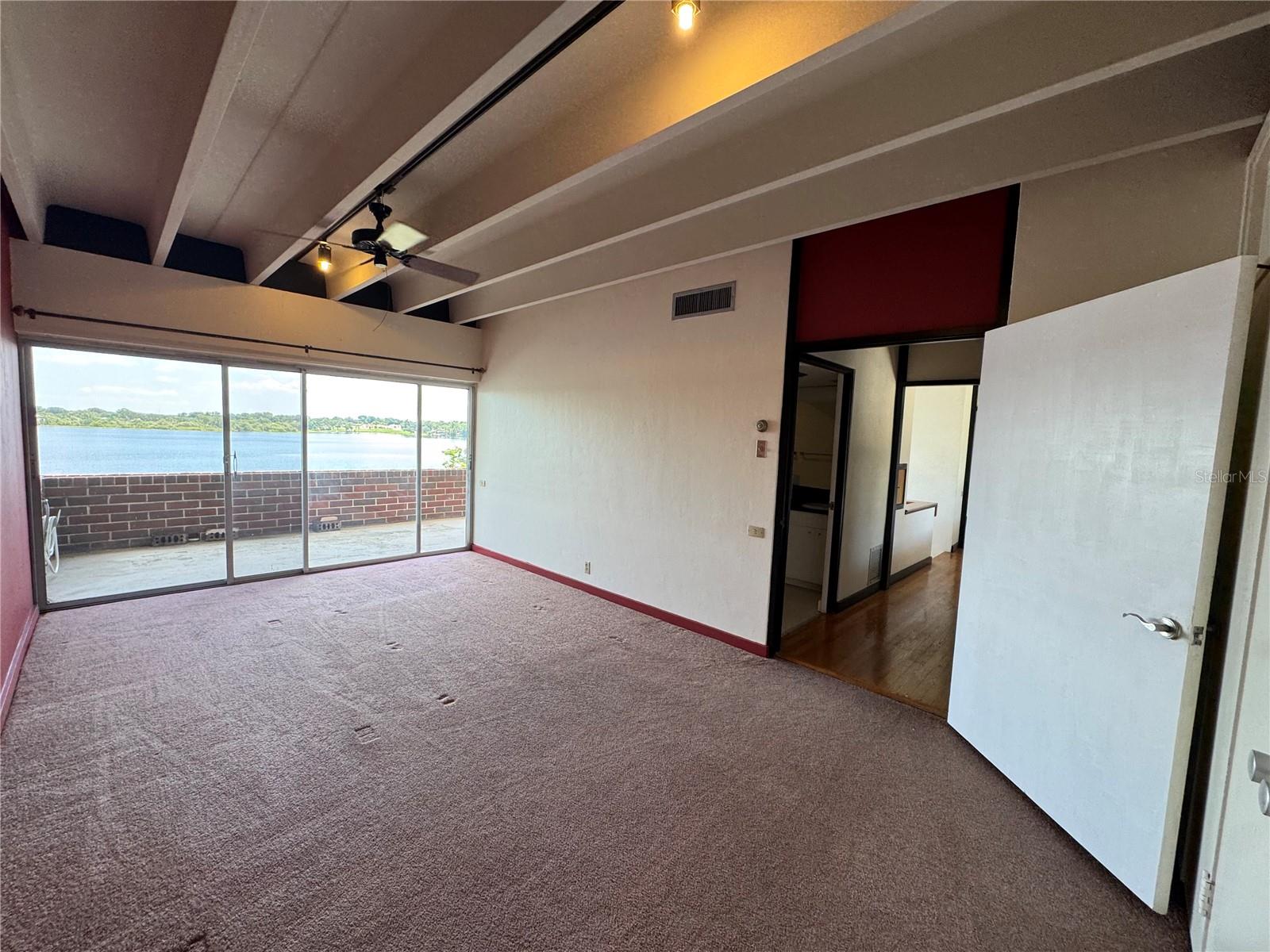 Listing photo id 33 for 550 Lake Otis Drive Se