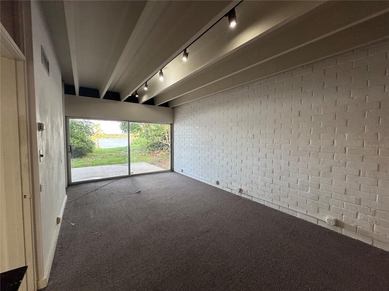 Listing photo id 39 for 550 Lake Otis Drive Se