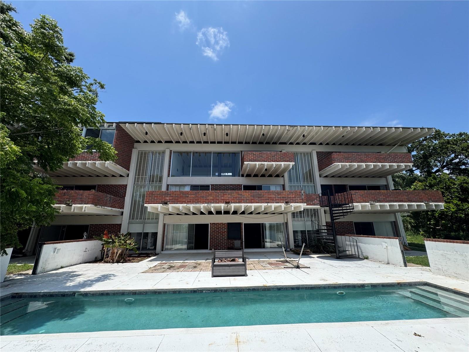 Listing photo id 40 for 550 Lake Otis Drive Se