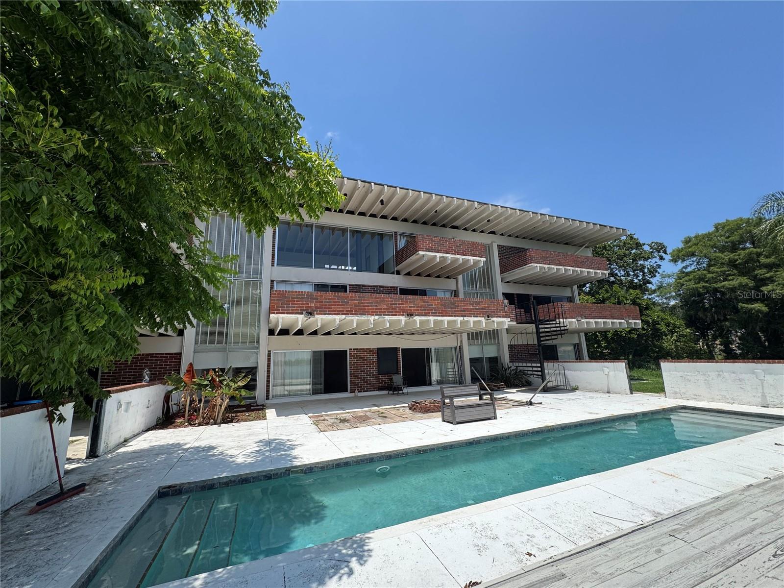 Listing photo id 43 for 550 Lake Otis Drive Se
