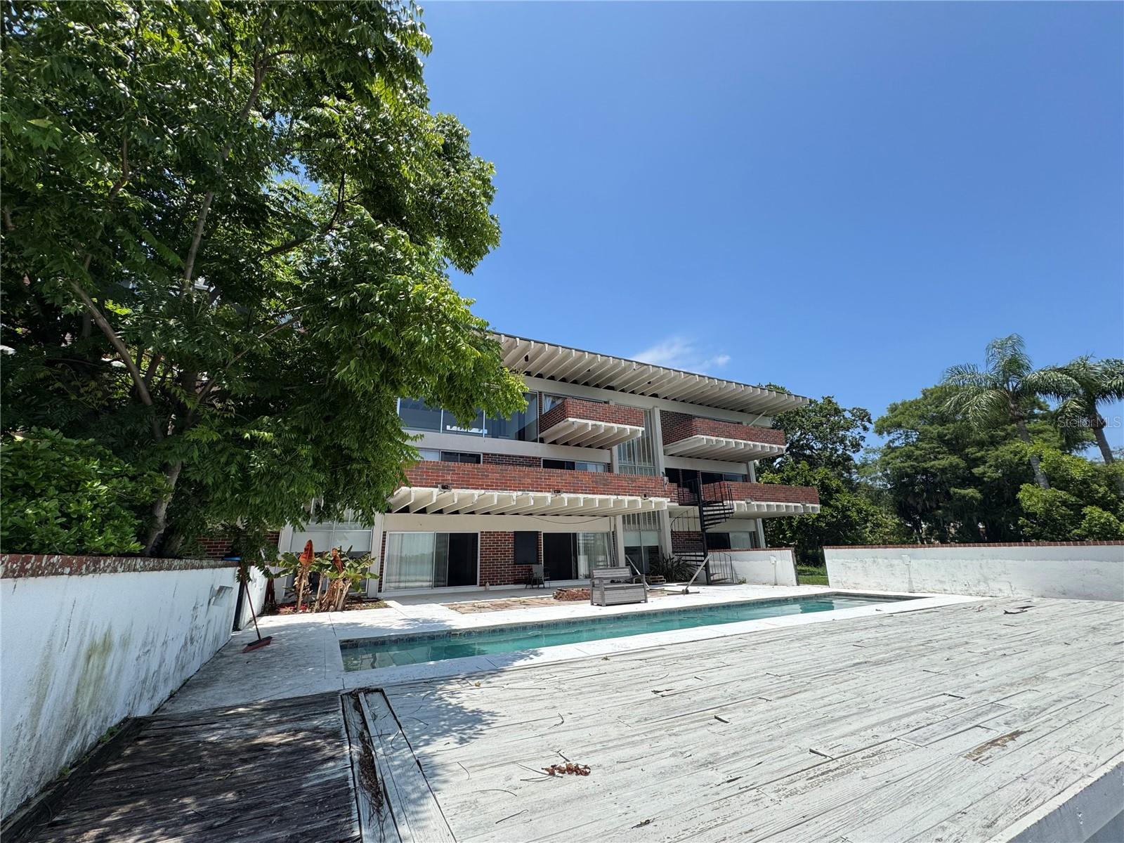 Listing photo id 45 for 550 Lake Otis Drive Se