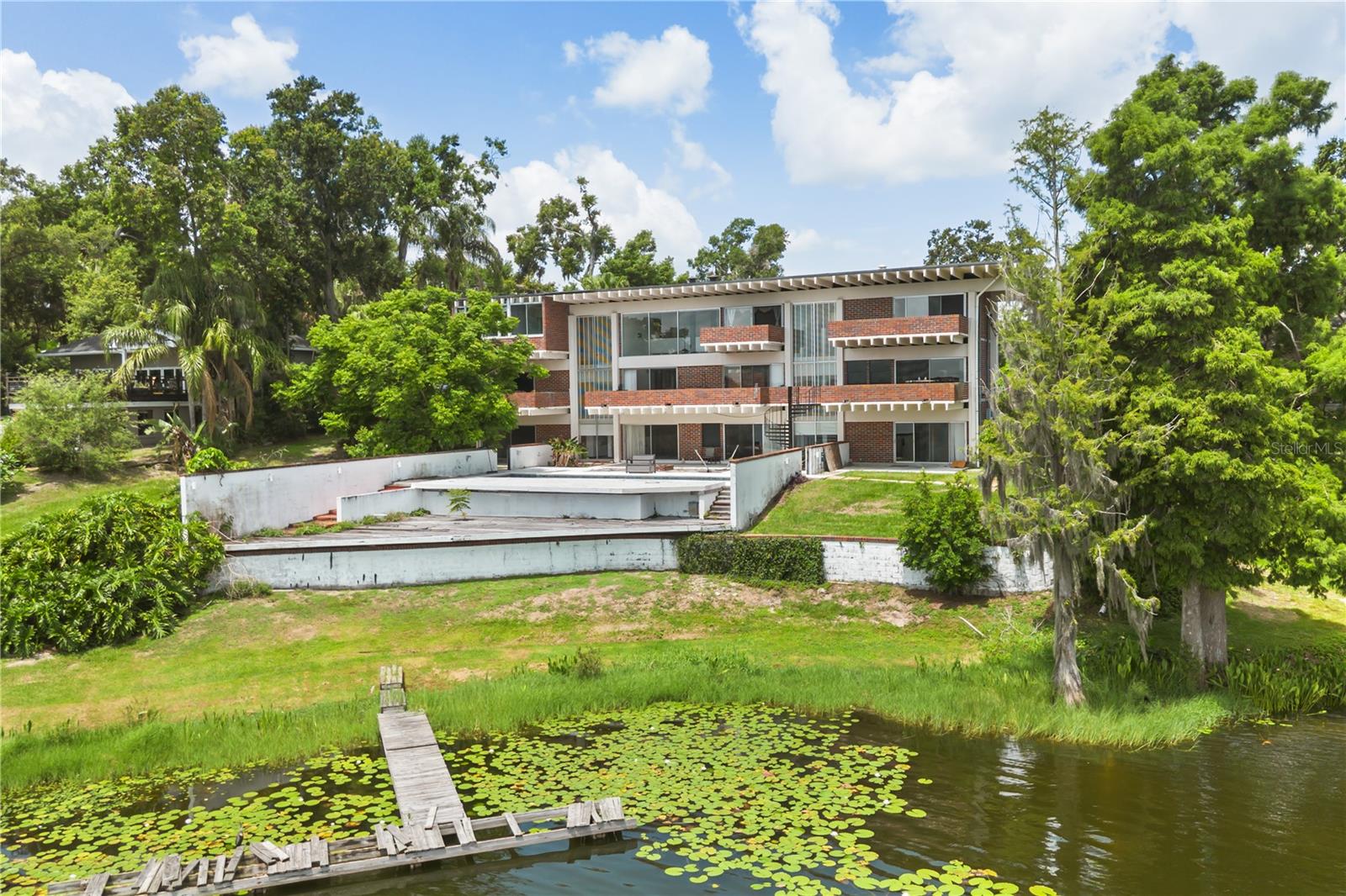 Listing photo id 47 for 550 Lake Otis Drive Se