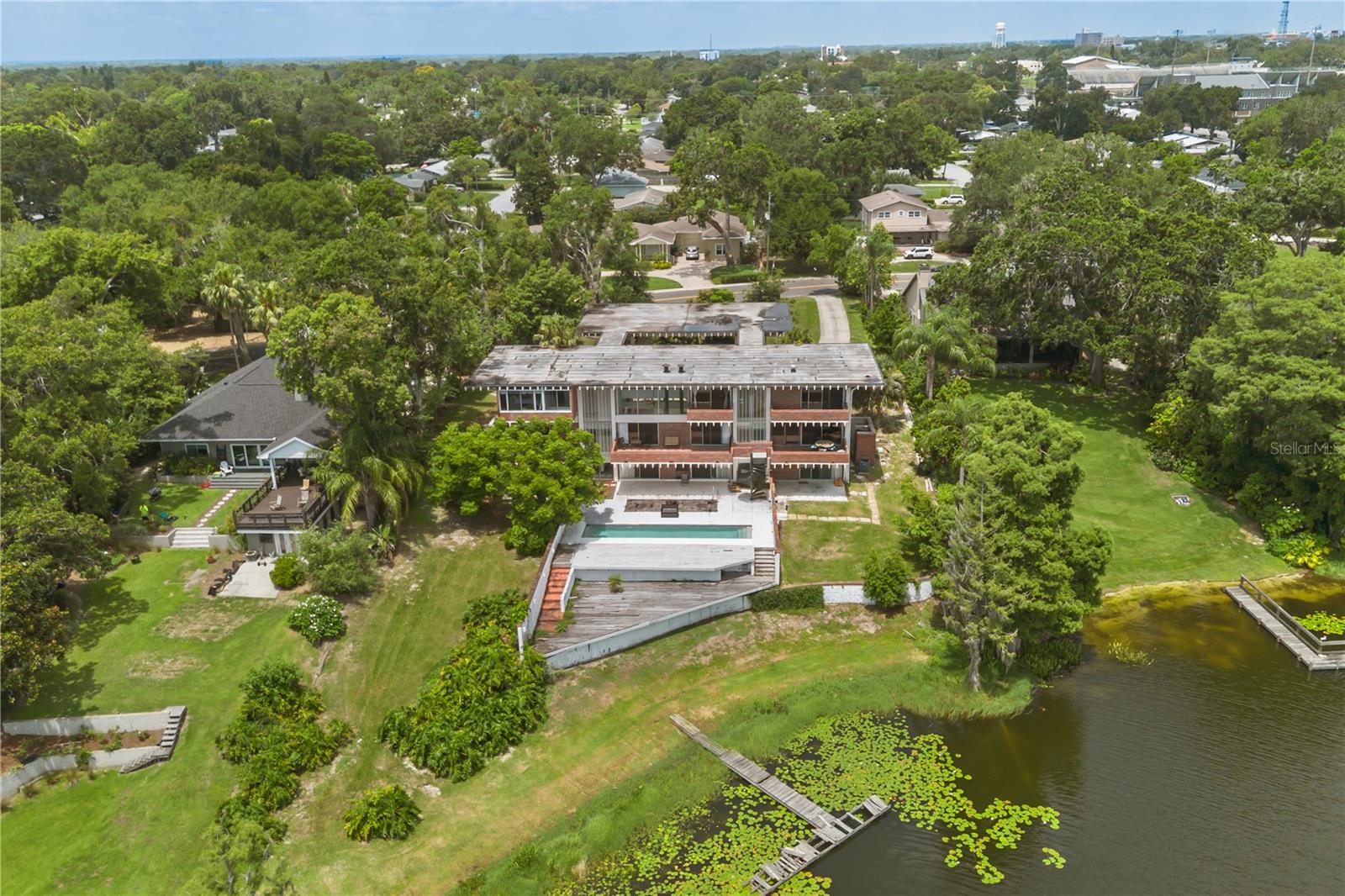Listing photo id 52 for 550 Lake Otis Drive Se