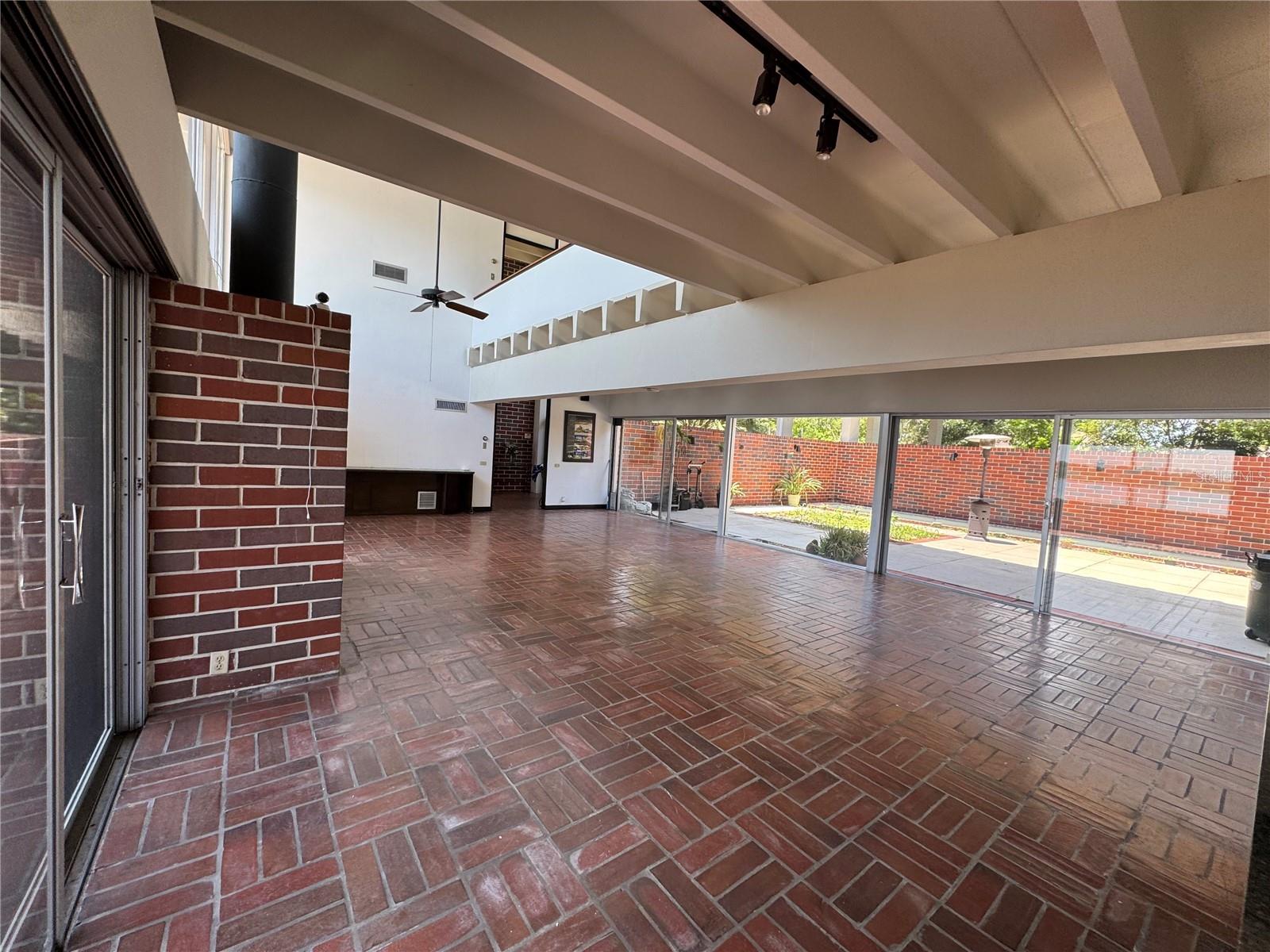 Listing photo id 55 for 550 Lake Otis Drive Se