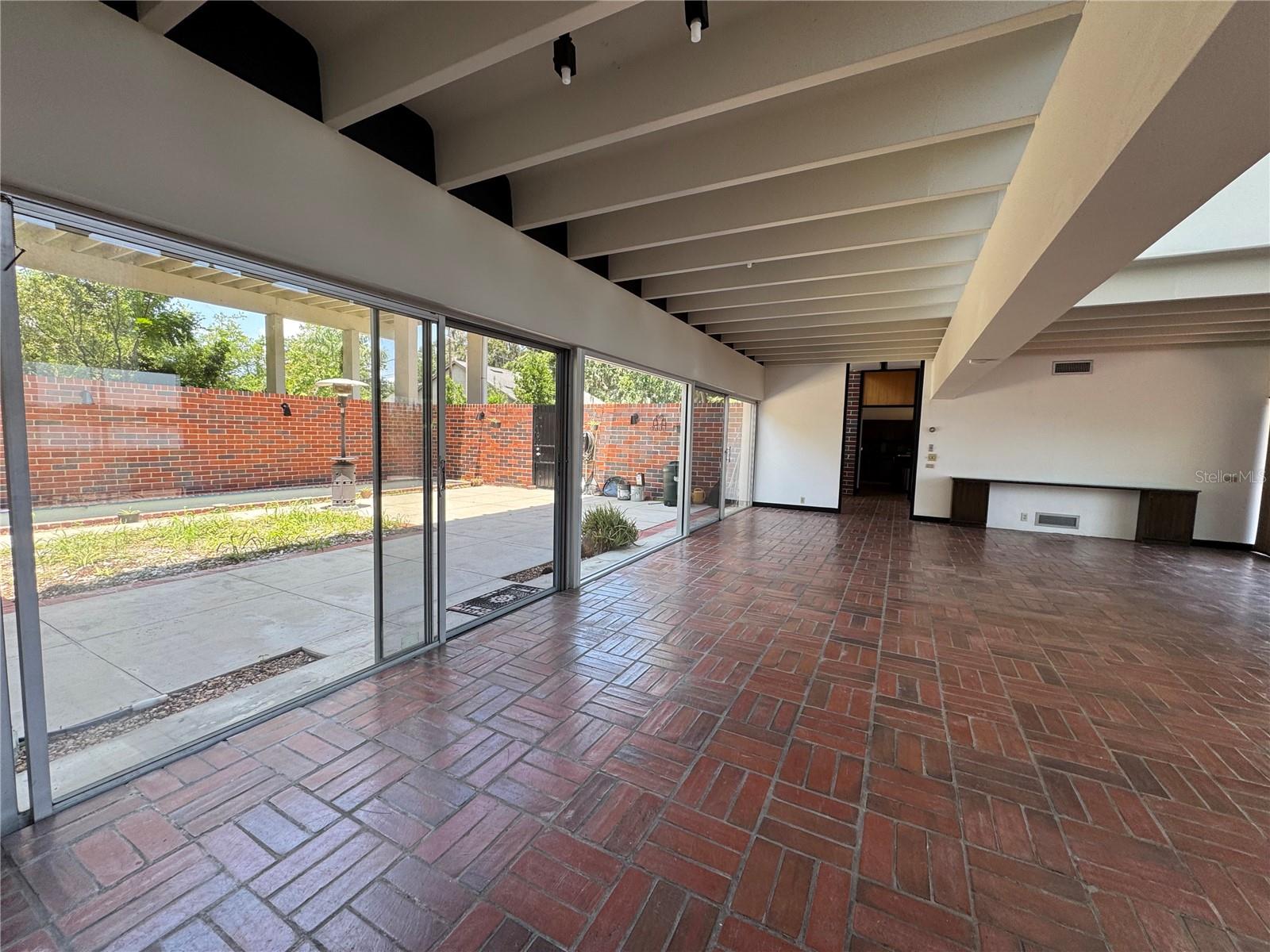 Listing photo id 56 for 550 Lake Otis Drive Se