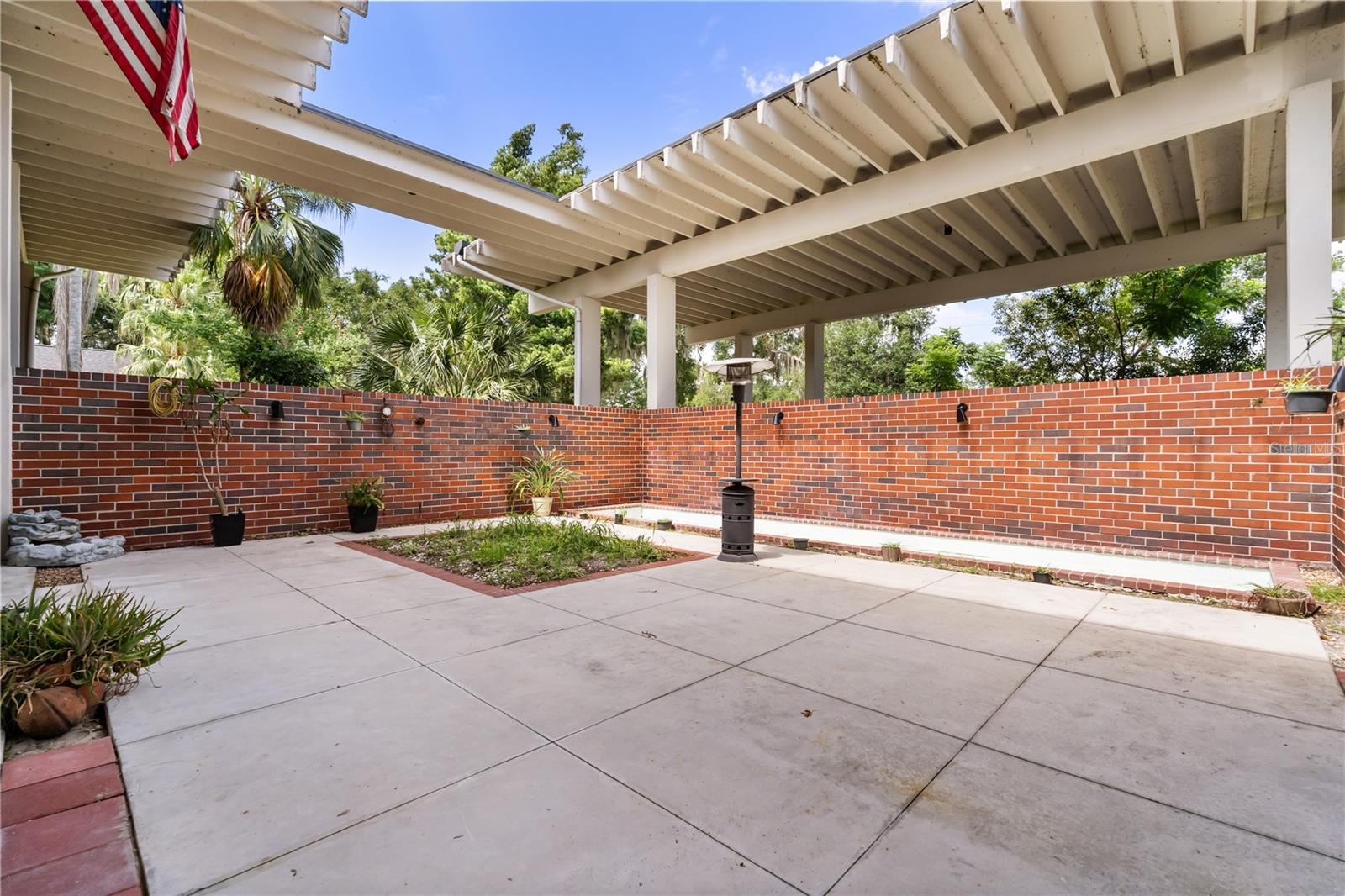 Listing photo id 63 for 550 Lake Otis Drive Se
