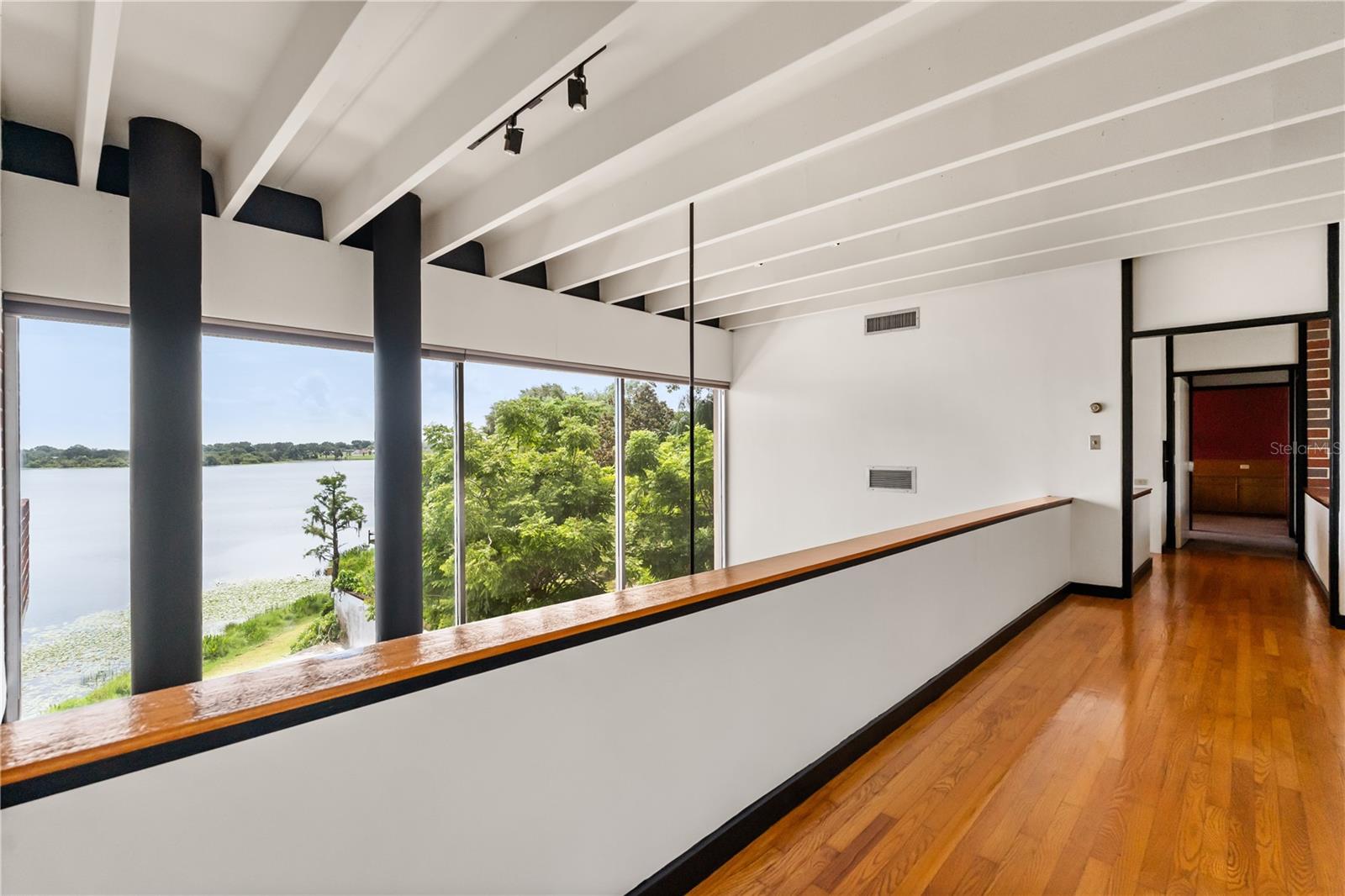 Listing photo id 64 for 550 Lake Otis Drive Se