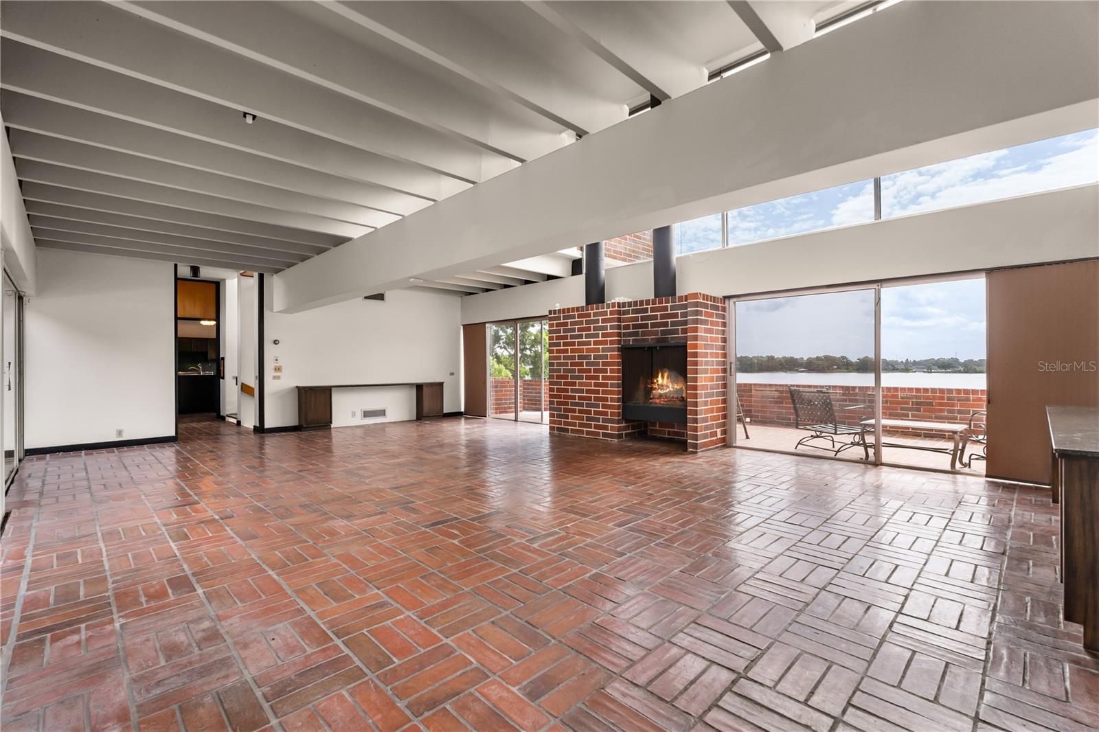 Listing photo id 66 for 550 Lake Otis Drive Se
