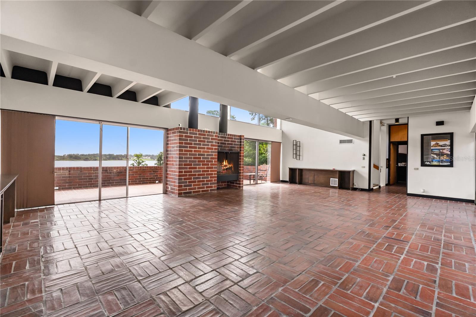 Listing photo id 68 for 550 Lake Otis Drive Se