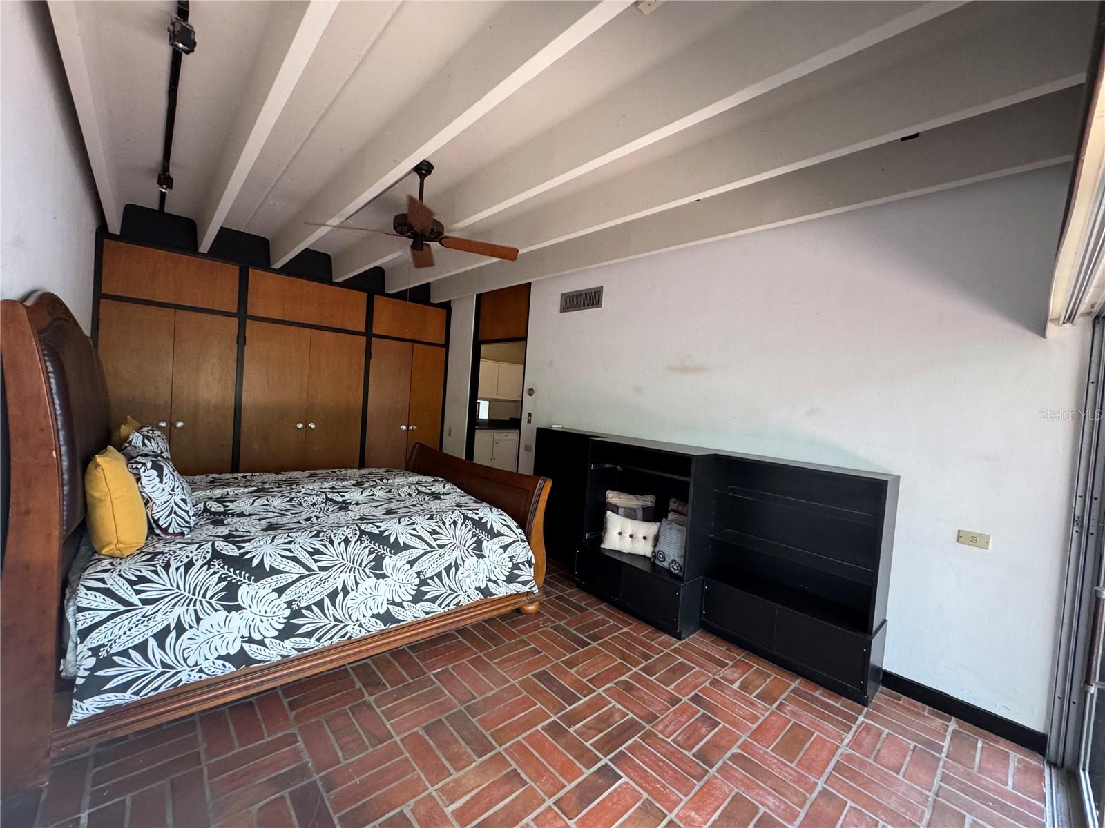 Listing photo id 79 for 550 Lake Otis Drive Se
