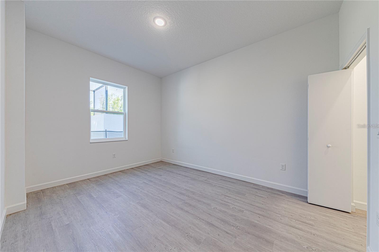 Image 15 of 16 For 400 Famagusta Drive