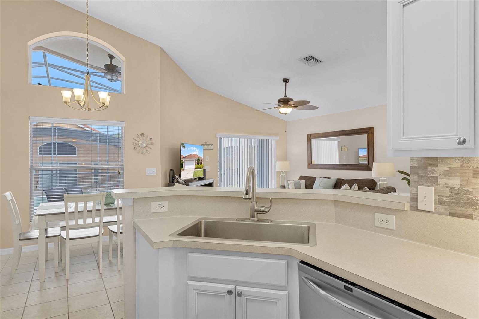 Image 10 of 61 For 423 Paloma Drive