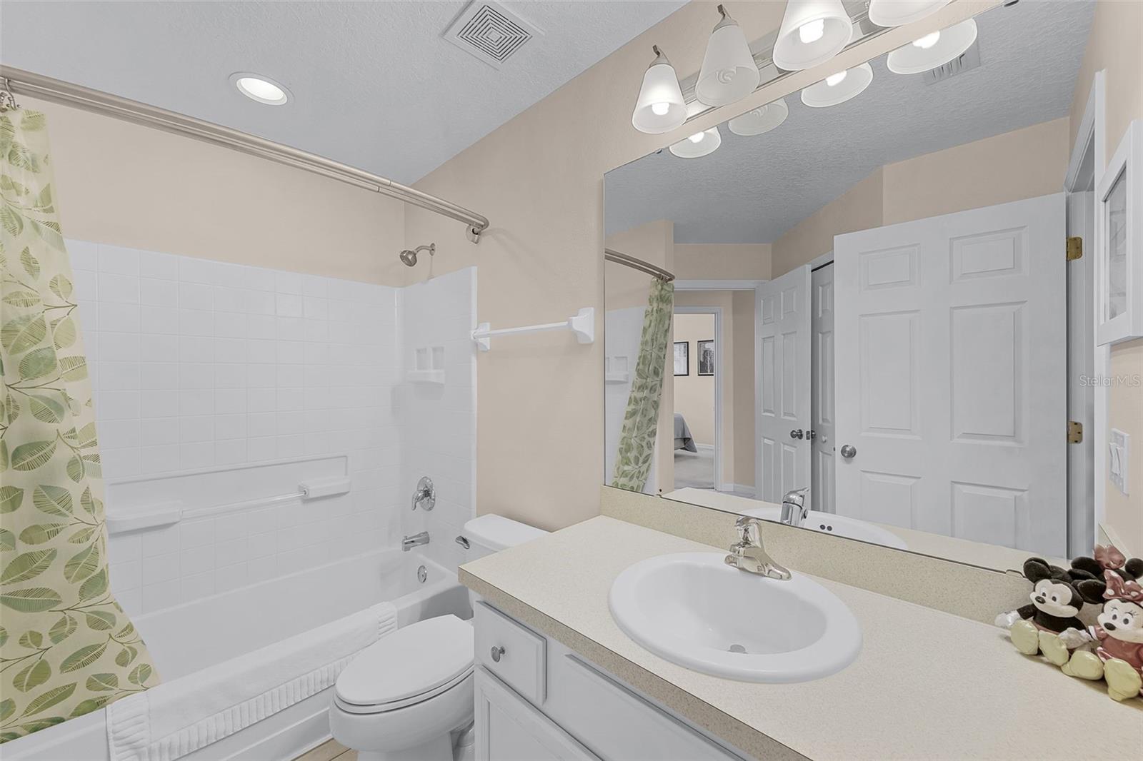 Image 17 of 61 For 423 Paloma Drive