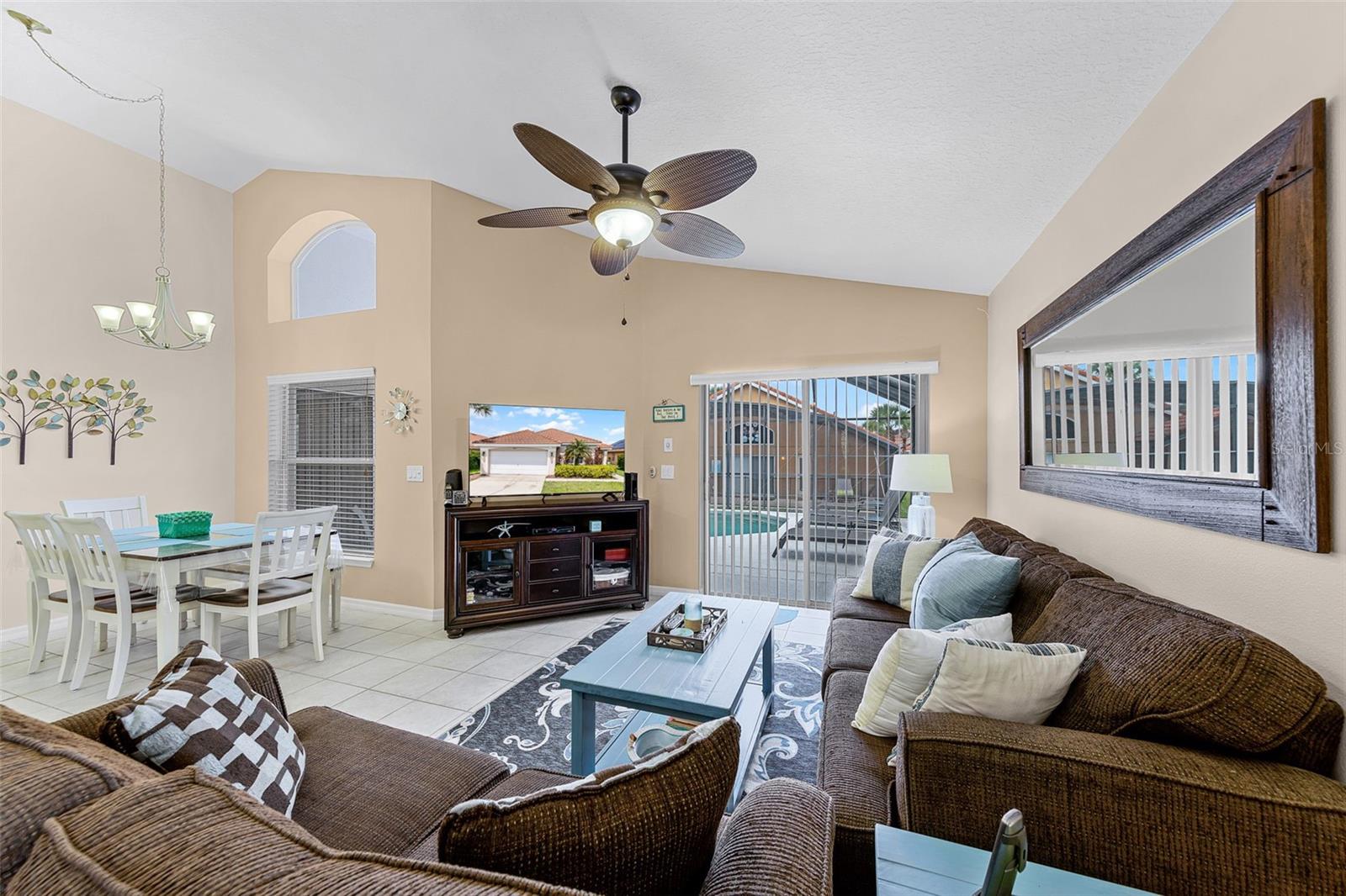 Image 6 of 61 For 423 Paloma Drive