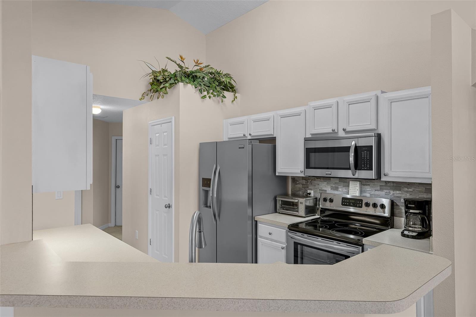 Image 7 of 61 For 423 Paloma Drive
