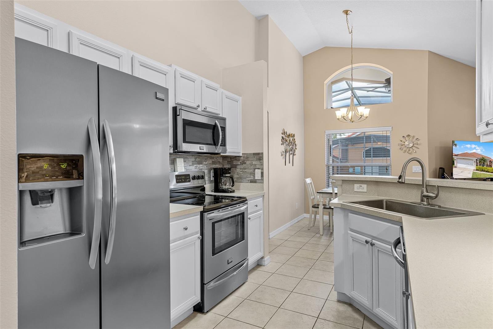 Image 8 of 61 For 423 Paloma Drive