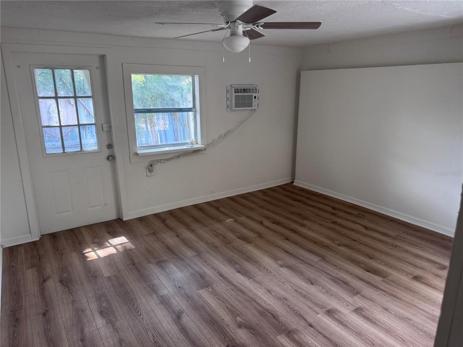Image 10 of 20 For 822 5th St  