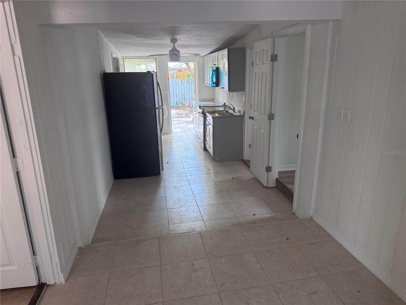 Image 11 of 20 For 822 5th St  