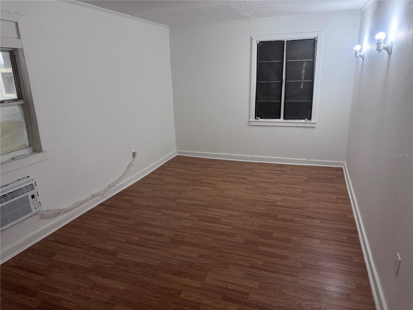 Image 13 of 20 For 822 5th St  