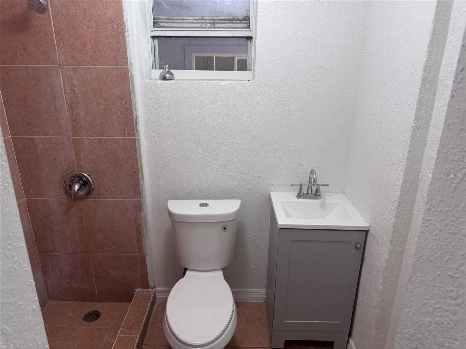 Image 15 of 20 For 822 5th St  