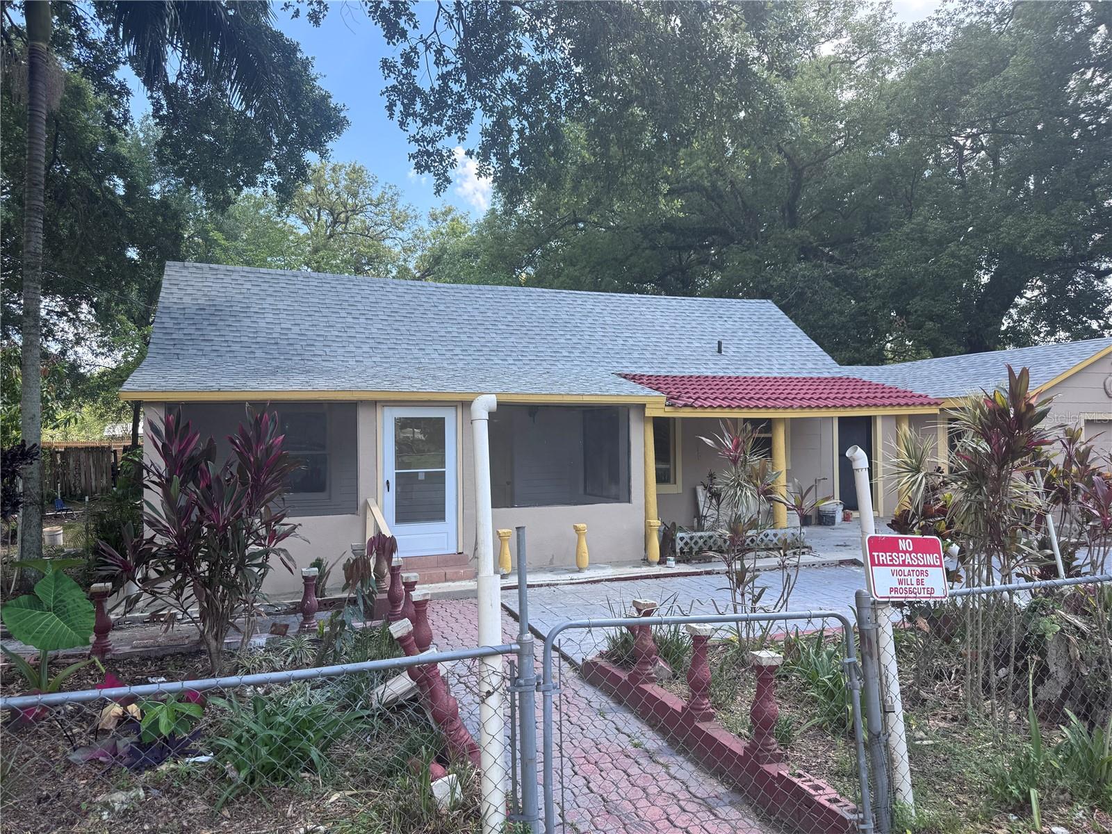 Image 2 of 20 For 822 5th St  