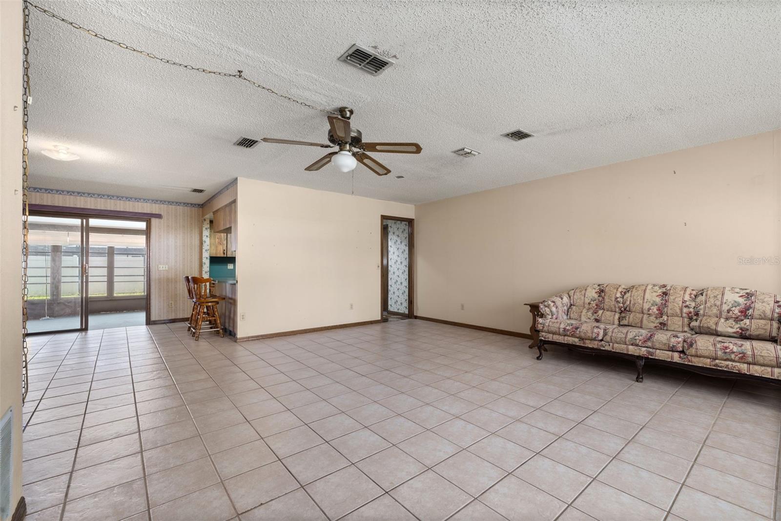 Image 14 of 51 For 4307 Oak Court