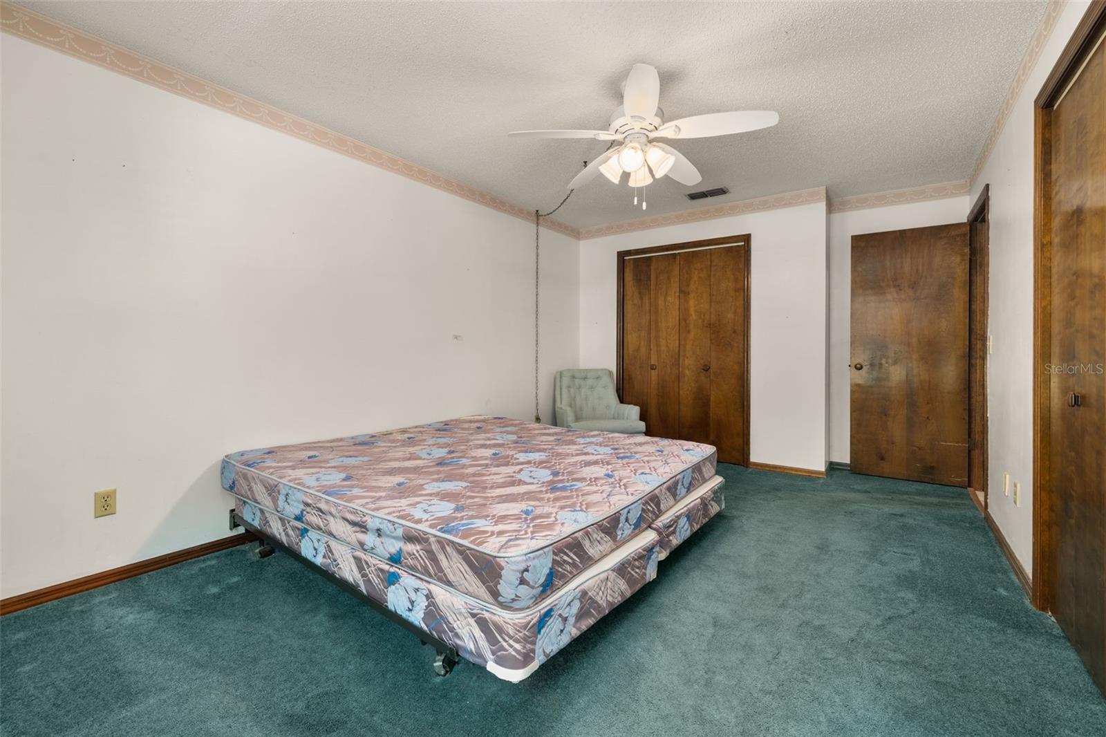 Image 26 of 51 For 4307 Oak Court