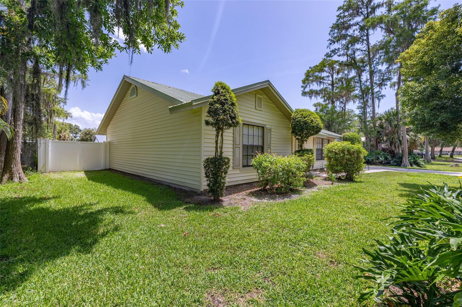 Image 8 of 51 For 4307 Oak Court