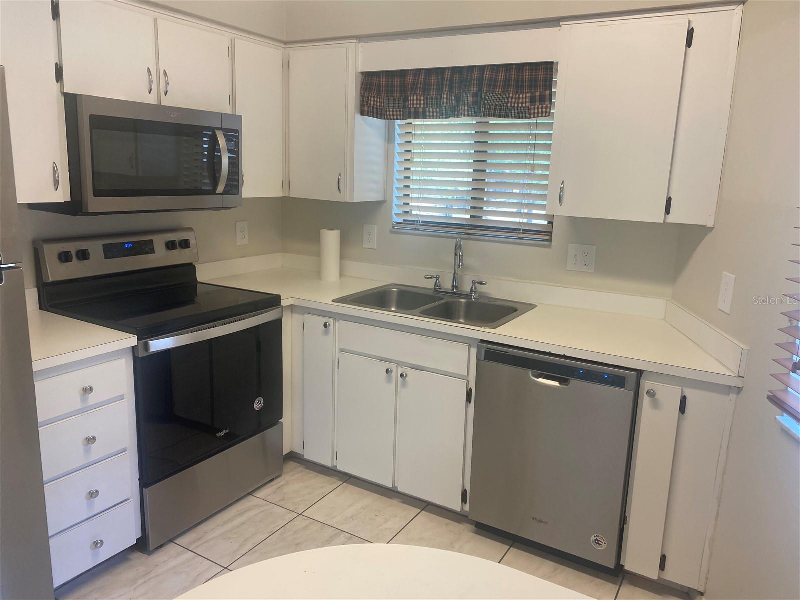 Image 2 of 20 For 1768 Foxhall Circle 1768