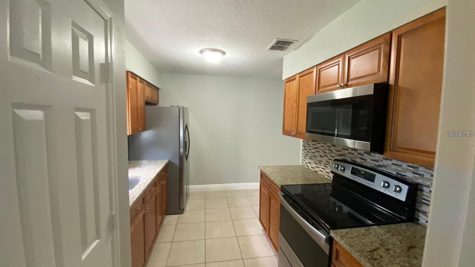 Image 3 of 12 For 152 Julie Lane Unit B