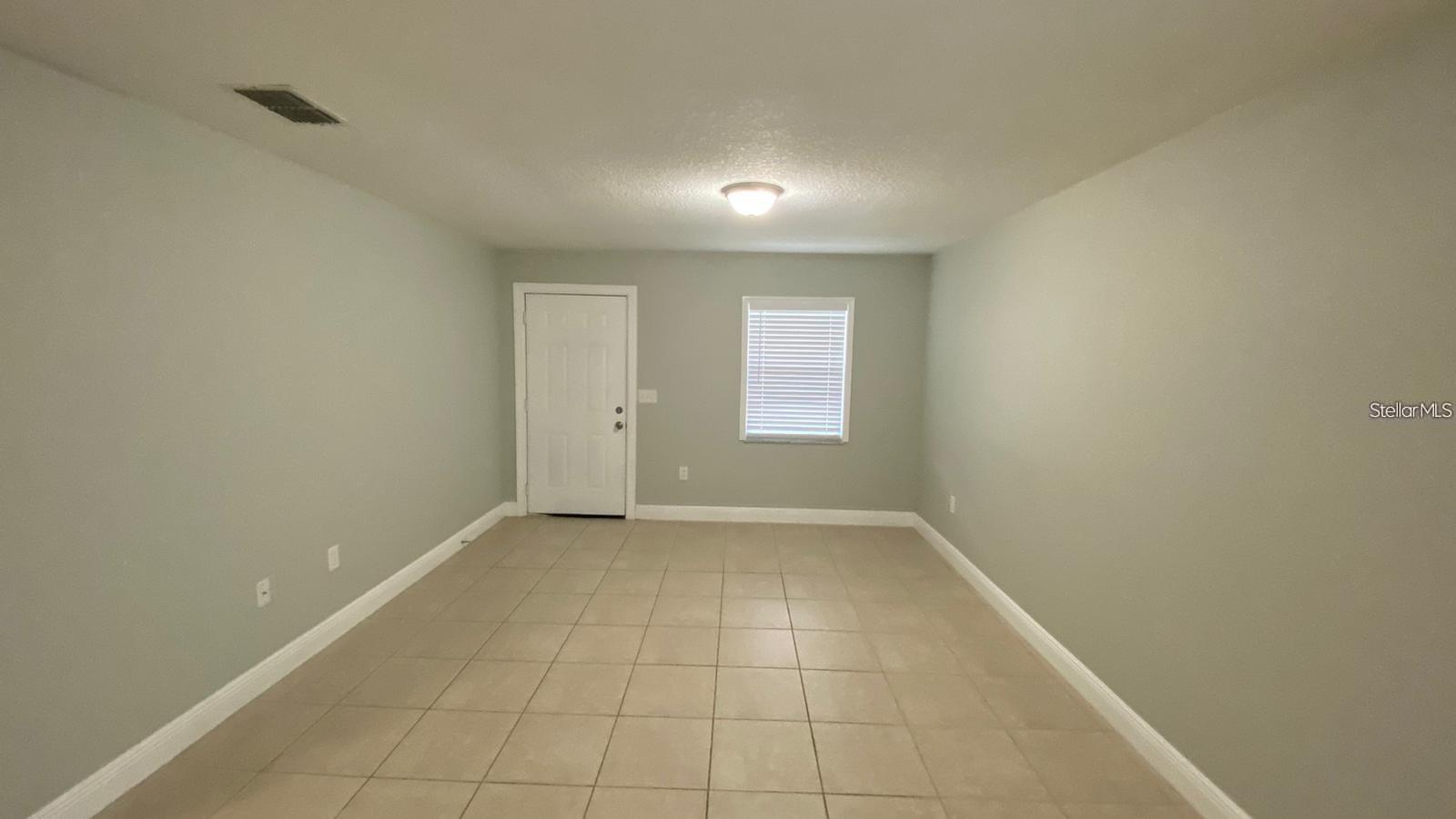 Image 6 of 12 For 152 Julie Lane Unit B