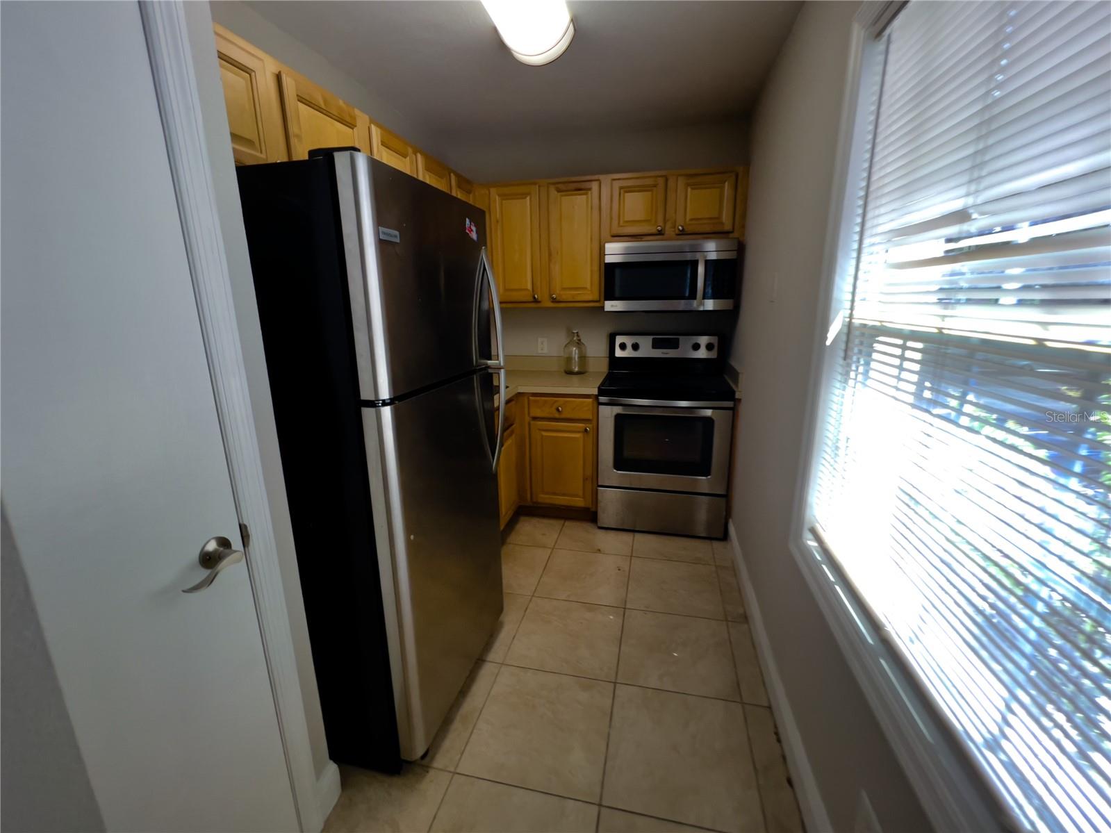 Listing photo id 3 for 13824 Orange Sunset Drive 202