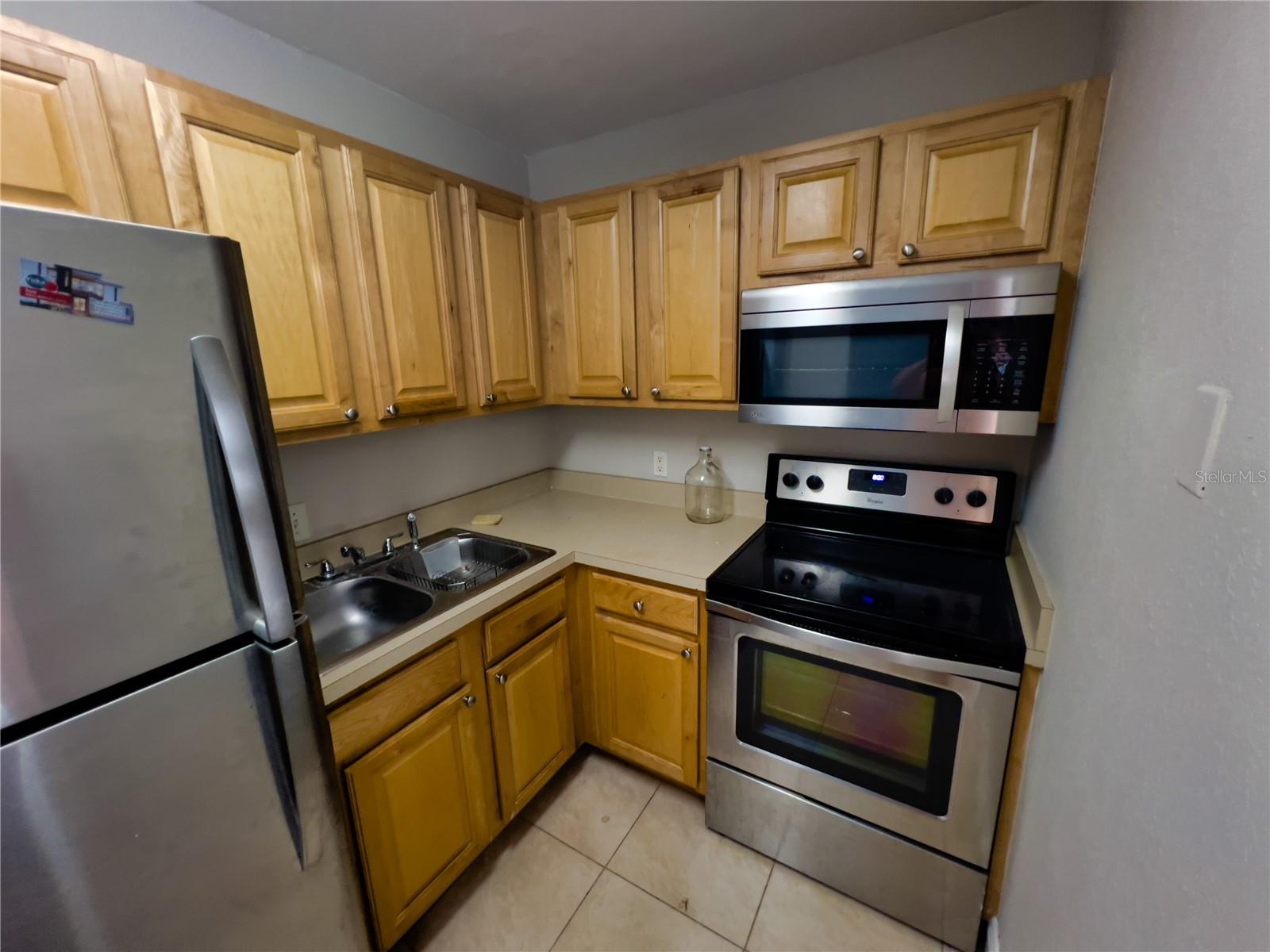 Listing photo id 4 for 13824 Orange Sunset Drive 202