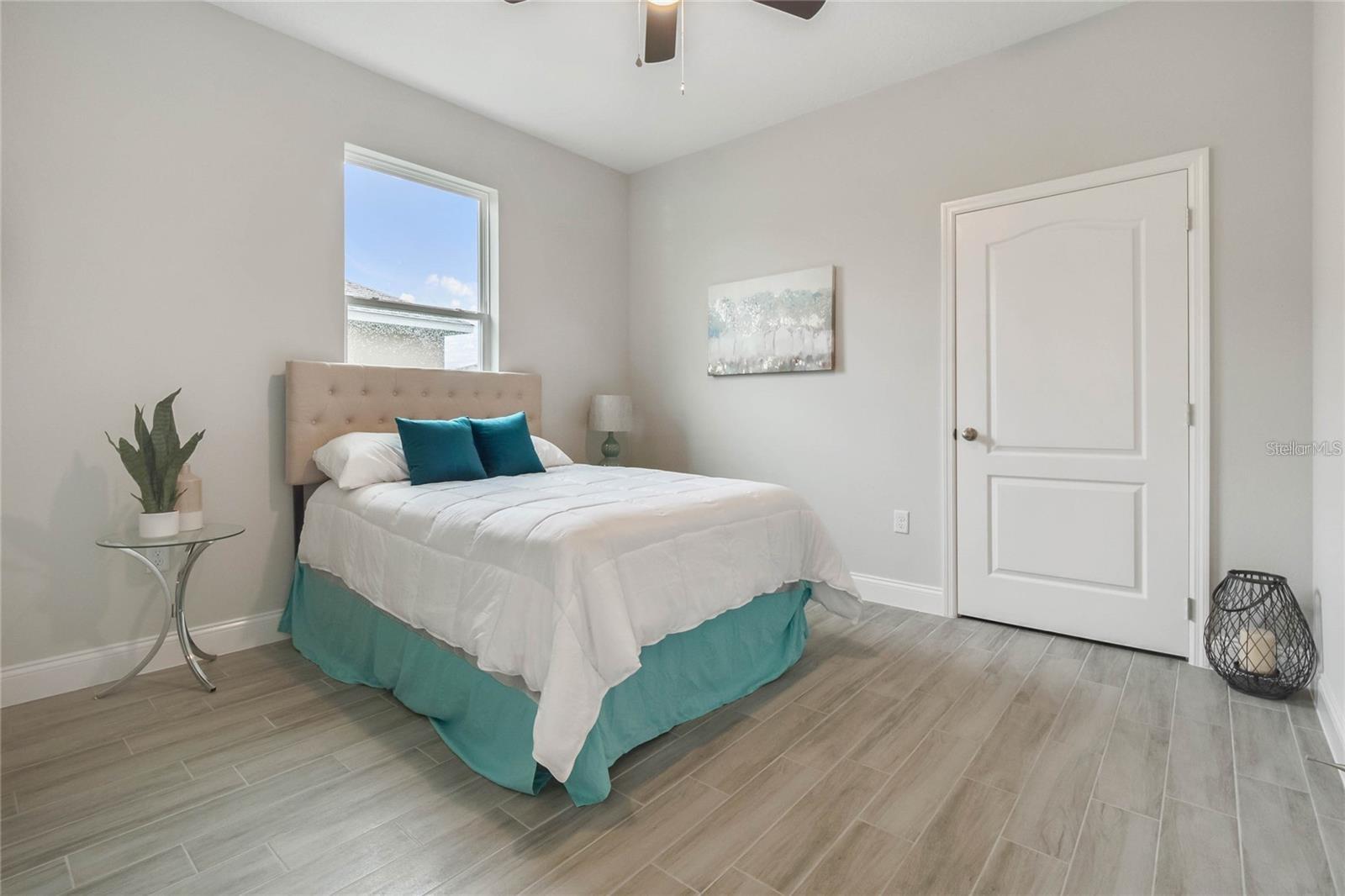 Image 18 of 23 For 515 Everest Way