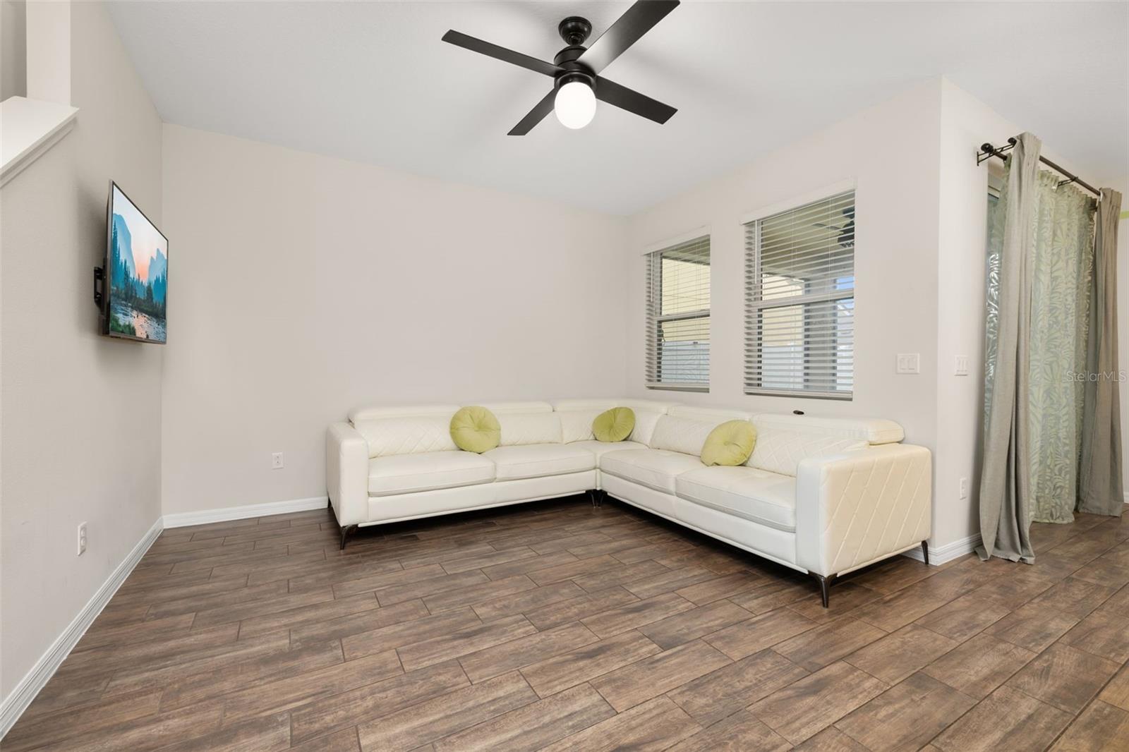 Image 12 of 60 For 11844 Founders Street