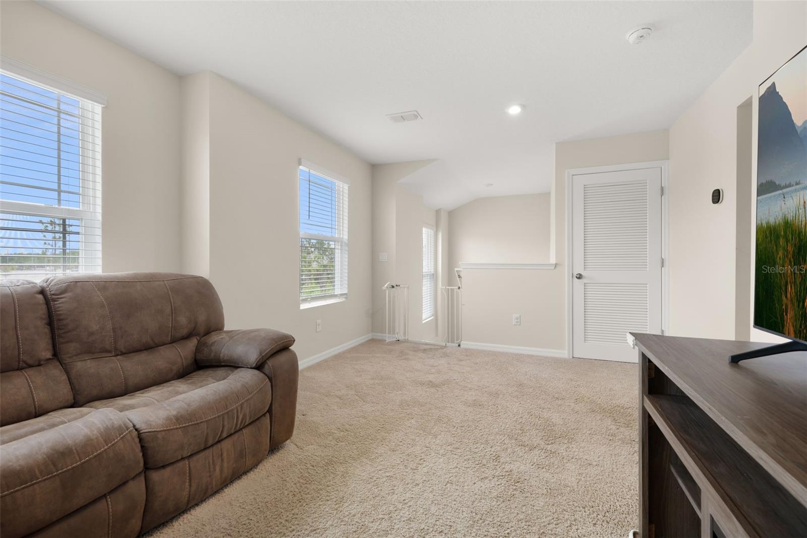 Image 17 of 60 For 11844 Founders Street